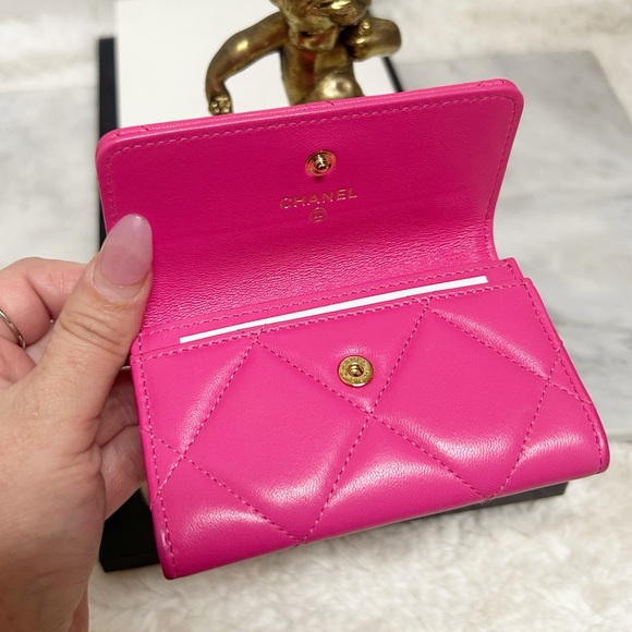 Authentic Chanel 19 Barbie Pink CC Card Wallet - Picture 6 of 13